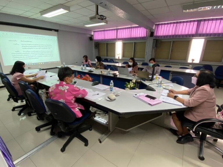 หลักสูตรศึกษาศาสตรมหาบัณฑิต สาขาวิชาการจัดการการศึกษาปฐมวัยและประถมศึกษา หลักสูตรใหม่ พ.ศ. 2565 คณะครุศาสตร์ จัดประชุมคณะกรรมการดำเนินงานจัดการเรียนการสอนหลักสูตรฯ ครั้งที่ 1(3)/2565