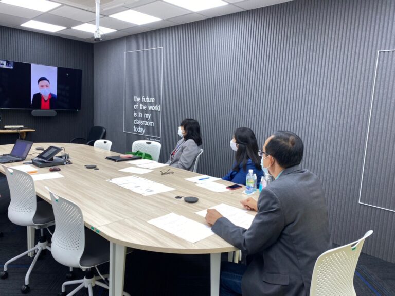 หลักสูตรศึกษาศาสตรมหาบัณฑิต สาขาวิชาการสอนภาษาอังกฤษระดับประถมศึกษา คณะครุศาสตร์ มหาวิทยาลัยสวนดุสิต ดำเนินการสัมภาษณ์บุคคลเข้าศึกษาในระดับบัณฑิตศึกษา หลักสูตรศึกษาศาสตรมหาบัณฑิต สาขาวิชาการสอนภาษาอังกฤษระดับประถมศึกษา ประจำปีการศึกษา 2565 (รุ่นที่ 1)