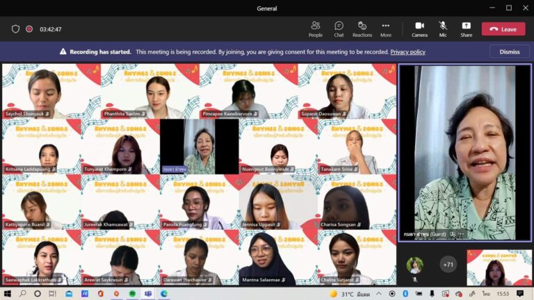 ดร.ปุณยวีร์ จิโรภาสวรพงศ์ ประธานหลักสูตรศึกษาศาสตรบัณฑิต สาขาวิชาการศึกษาปฐมวัย เป็นประธานเปิดโครงการสัมมนาวิชาการออนไลน์ในหัวข้อ Rhymes & Songs