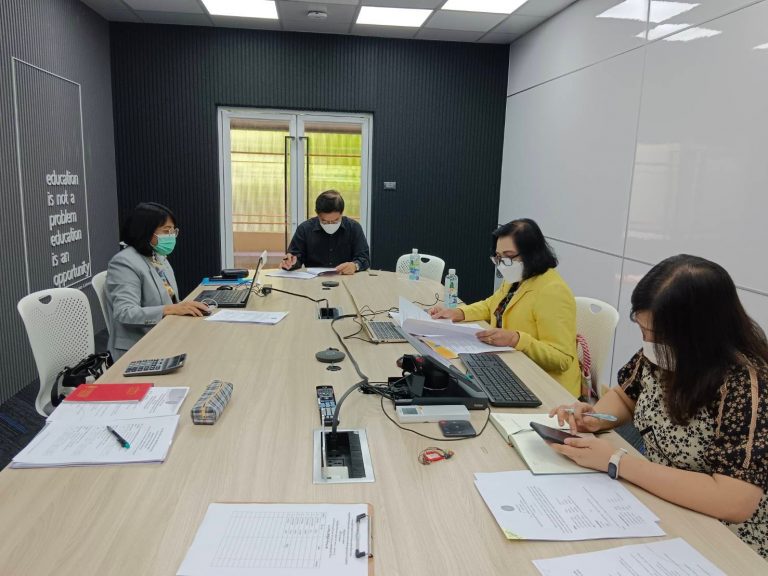 หลักสูตรศึกษาศาสตรมหาบัณฑิต สาขาวิชาการจัดการการศึกษาปฐมวัยและประถมศึกษา จัดประชุมคณะกรรมการดำเนินงานจัดการเรียนการสอนหลักสูตรฯ ครั้งที่ 7(9)/2565