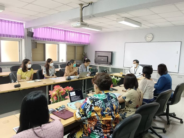 รองศาสตราจารย์ ดร.ศิโรจน์ ผลพันธิน อธิการบดีมหาวิทยาลัยสวนดุสิต เป็นประธานการประชุมคณาจารย์หลักสูตรศึกษาศาสตรบัณฑิต สาขาวิชาการศึกษาปฐมวัย