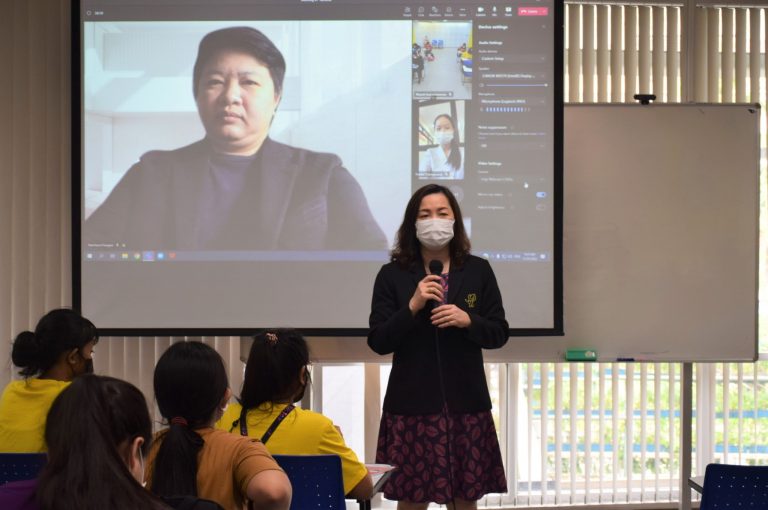 อาจารย์ ดร.ปุณยวีร์ จิโรภาสวรพงศ์ ประธานหลักสูตรศึกษาศาสตรบัณฑิต สาขาวิชาการศึกษาปฐมวัย เป็นประธานเปิดการสัมมนาระหว่างการปฏิบัติการสอนในสถานศึกษา 2 (ครั้งที่ 1)
