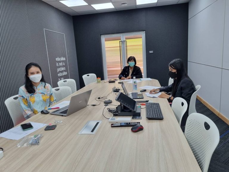 ผู้ช่วยศาสตราจารย์ ดร.กัลยา ชนะภัย ประธานหลักสูตรหลักสูตรศึกษาศาสตรบัณฑิต สาขาวิชาการประถมศึกษา ดำเนินการสอบสัมภาษณ์นักศึกษาใหม่ สาขาวิชาการประถมศึกษา ปีการศึกษา 2566