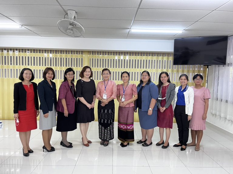 ดร.ปุณยวีร์ จิโรภาสวรพงศ์ นำคณาจารย์ในหลักสูตรฯ ไปดำเนินการนิเทศติดตามให้กับครูผู้สอนระดับอนุบาล 1-3 (ครูต้นทาง) ของมูลนิธิศึกษาทางไกลผ่านดาวเทียม (DLTV)