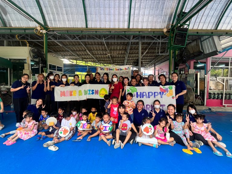 อาจารย์สุภาพร มูฮำหมัด และนักศึกษาชั้นปีที่ 2 สาขาวิชาการศึกษาปฐมวัย คณะครุศาสตร์ มหาวิทยาลัยสวนดุสิต จัดโครงการเสริมสร้างคหกรรมสำหรับครูปฐมวัย