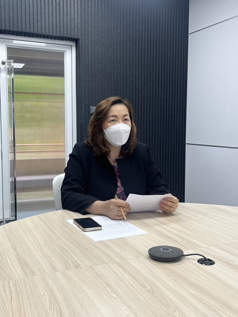 อาจารย์ ดร.ปุณยวีร์ จิโรภาสวรพงศ์ เป็นประธานการประชุมพิจารณาปรัชญา วัตถุประสงค์ ประเภทของหลักสูตร และการคิดหน่วยกิตรวมระบบทวิภาค เพื่อขอปรับปรุงหลักสูตรศึกษาศาสตรบัณฑิต สาขาวิชาการศึกษาปฐมวัย หลักสูตรปรับปรุง ๒๕๖๗