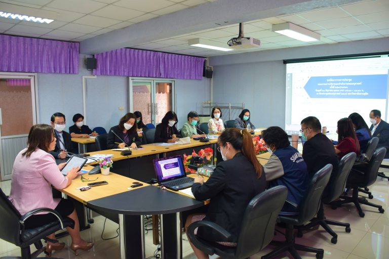 ผู้ช่วยศาสตราจารย์ ดร.วีณัฐ สกุลหอม คณบดีคณะครุศาสตร์ มหาวิทยาลัยสวนดุสิต เป็นประธานการประชุมคณะกรรมการบริหารและดำเนินงานคณะครุศาสตร์ ครั้งที่ 6(24)/2566