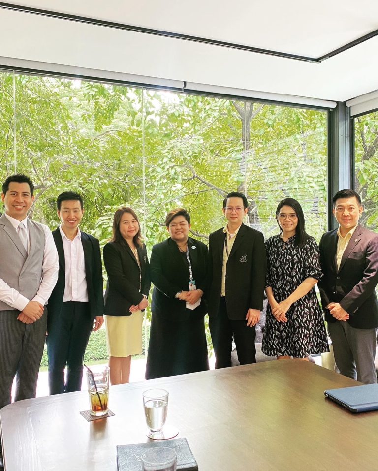 อาจารย์คณะครุศาสตร์ มหาวิทยาลัยสวนดุสิต นำโดย อ.ดร.สิรธัมม์ อุดมธรรมานุภาพได้เข้าพบปะพูดคุยกับทีม NAI LERT BUTLER ACADEMY เพื่อสร้างความร่วมมือ ในการอบรมเชิงปฏิบัติการ หัวข้อ “Child Care and Babysitting: Professional Butler Essential Training Course”