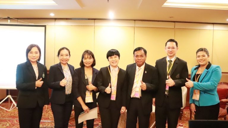 ผศ.อัษฎา พลอยโสภณ ได้รับเชิญเป็นวิทยากรการนำเสนอผลการดำเนินงาน ศูนย์ให้การปรึกษาเชิงจิตวิทยา (SDU Wellness Center) อย่างยังยืน ในการประชุมวิชาการสุขภาพจิตนานาชาติ ครั้งที่ 22 ประจำปี 2566