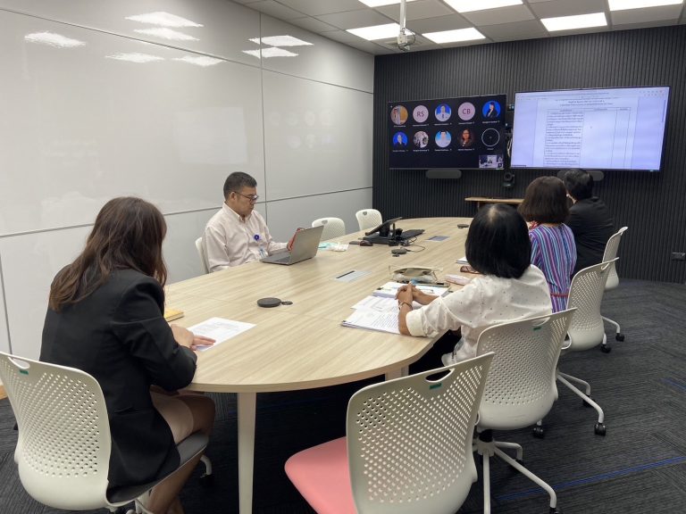 ผู้ช่วยศาสตราจารย์นิศารัตน์ อิสระมโนรส รองคณบดีฝ่ายวิชาการ คณะครุศาสตร์ มหาวิทยาลัยสวนดุสิต เป็นประธานการประชุมการติดตามความก้าวหน้าของการพัฒนาหลักสูตรฯ ประจำปีการศึกษา 2566