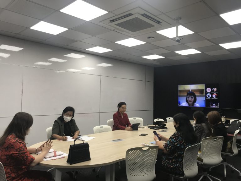 อาจารย์ ดร.ปุณยวีร์ จิโรภาสวรพงศ์ ประธานหลักสูตรศึกษาศาสตรบัณฑิต สาขาวิชาการศึกษาปฐมวัย เป็นประธานการประชุม หลักสูตรฯ ประจำเดือนตุลาคม 2566 ครั้งที่ 8(2)/2566