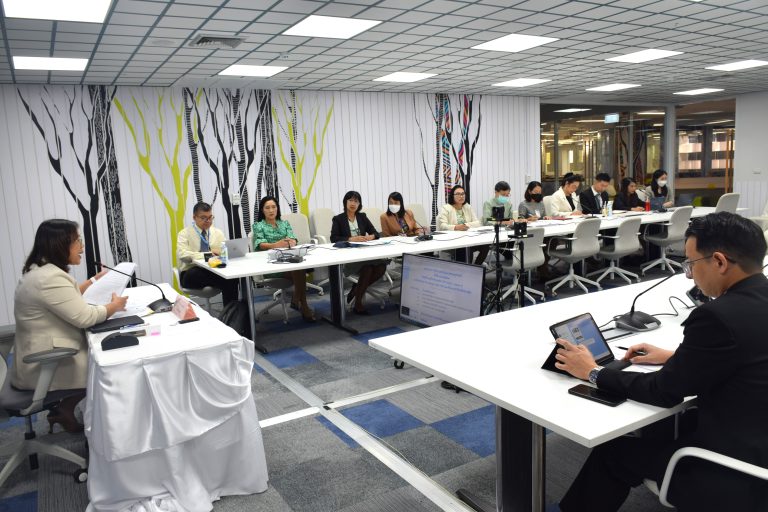 ผู้ช่วยศาสตราจารย์ ดร.วีณัฐ สกุลหอม คณบดีคณะครุศาสตร์ มหาวิทยาลัยสวนดุสิต เป็นประธานการประชุมคณะกรรมการบริหารและดำเนินงานคณะครุศาสตร์ ครั้งที่ 3(31)/2567