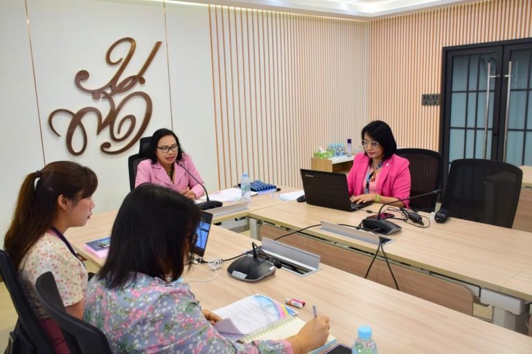 หลักสูตรศึกษาศาสตรมหาบัณฑิต สาขาวิชาการจัดการการศึกษาปฐมวัยและประถมศึกษา หลักสูตรใหม่ พ.ศ. 2565 จัดประชุมคณะกรรมการดำเนินงานจัดการเรียนการสอน หลักสูตรฯ ครั้งที่ 7/2567 เ