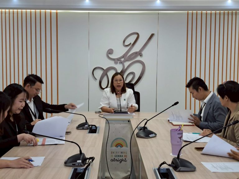 ผศ.ดร.วีณัฐ สกุลหอม คณบดีคณะครุศาสตร์ เป็นประธานในการประชุมเตรียมความพร้อมในการต้อนรับคณะศึกษาดูงานจากมหาวิทยาลัย Universitas Pendidikan Indonesia (Indonesia University of Education)