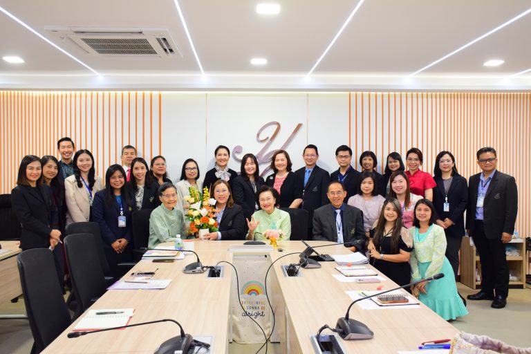 ผศ.ดร.วีณัฐ สกุลหอม คณบดีคณะครุศาสตร์ มหาวิทยาลัยสวนดุสิต เป็นประธานการประชุมคณะกรรมการบริหารและดำเนินงานคณะครุศาสตร์ ครั้งที่ 5(42)/2568