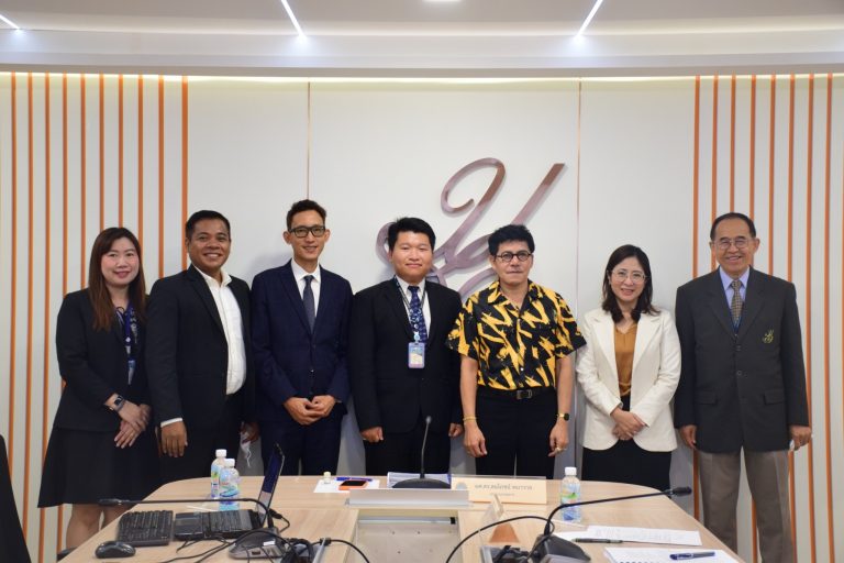 ขอแสดงความยินดีกับนักศึกษาหลักสูตรศึกษาศาสตรมหาบัณฑิต สาขาวิชาการสอนภาษาอังกฤษระดับประถมศึกษา หลักสูตรใหม่ พ.ศ. 2565 รุ่นที่ 1 คณะครุศาสตร์ มหาวิทยาลัยสวนดุสิต ที่ผ่านการสอบปกป้องวิทยานิพนธ์ นายโอสธี สดุดีประเสริฐสุด