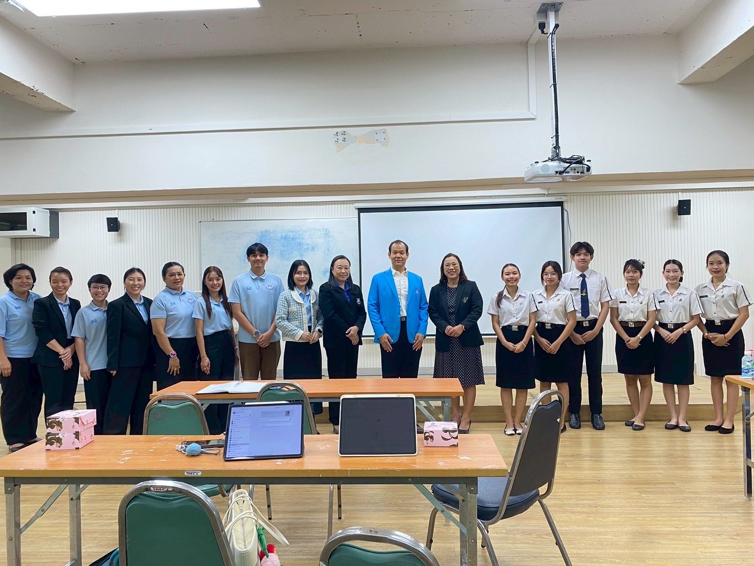 คณะครุศาสตร์ มหาวิทยาลัยสวนดุสิต จัดโครงการขยายผลการนำต้นแบบสหกิจศึกษาคณะครุศาสตร์สู่สถานศึกษาขั้นพื้นฐานในเครือข่าย กิจกรรมที่ 3 การสัมมนาแลกเปลี่ยนประสบการณ์ระหว่างคณะครุศาสตร์กับสถานศึกษาขั้นพื้นฐาน ในหัวข้อ 