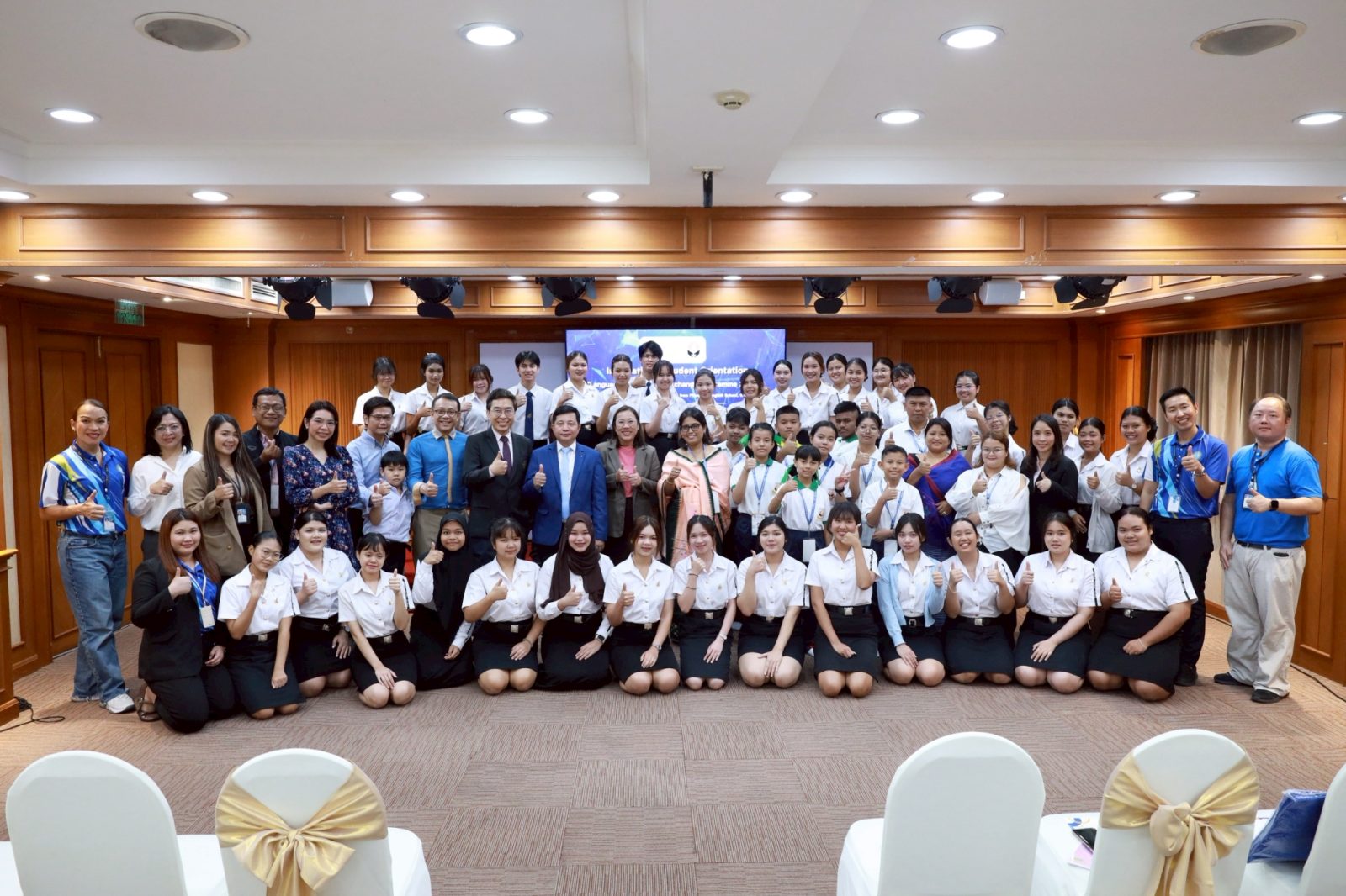 ผู้ช่วยศาสตราจารย์ ดร.วีณัฐ สกุลหอม คณดบดี คณาจารย์และบุคลากร คณะครุศาสตร์ เข้าร่วมโครงการ “Language and Cultural Exchange Programme 2025”